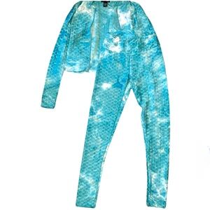LOVE HEARTS Matching tie dye blue and white athletic set